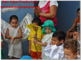 Creche Maria Delphina realiza apresentação de natal com crianças e emociona pais