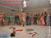 “Uma Noite Além do Arco-Íris” foi esse o tema da festa de aniversário de Elvis