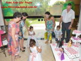 Aniversariantes 3 anos Naitê e Lara Pais Graziella e Claúdio
