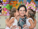 Aniversariantes 3 anos Naitê e Lara Pais Graziella e Claúdio