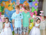 Aniversariantes 3 anos Naitê e Lara Pais Graziella e Claúdio