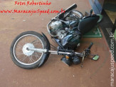 Maracaju: Colisão entre veículo e moto. Motociclista quase entra em comércio com porta fechada