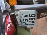 Maracaju: Colisão entre veículo e moto. Motociclista quase entra em comércio com porta fechada
