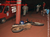 Maracaju: Motociclista é arremessado em árvore após colisão com veículo