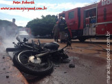 Maracaju: Motocicleta pega fogo após colisão na “Biquinha”