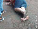 Maracaju: Pedestre é atropelada por motociclista na Rua Franklin Ferreira Ribeiro