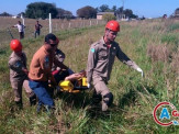 Grave acidente entre carreta e camionete deixa duas vítimas