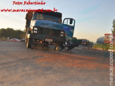 Maracaju: Colisão entre caminhão e motociclista na MS-162, deixa moto presa embaixo de caminhão