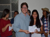 Ação Jovem de Maracaju entrega certificado de curso de informática