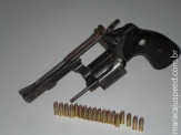 PMA prende homem com arma de fogo e munições em Costa Rica