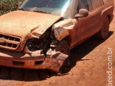 Maracaju: Colisão frontal entre veículos em estrada vicinal, deixa motorista preso em ferragem