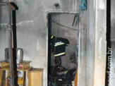 Homem ateia fogo em residência no Conjunto Olídia, revoltado com fim de relacionamento amoroso e é preso em flagrante pela PM