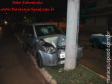 Maracaju: Condutor perde controle de veículo e abraça poste na Av. Marechal Deodoro da Fonseca