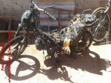Maracaju: Incêndio possivelmente criminoso e com tendências políticas destrói motocicleta e coloca família em perigo
