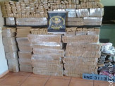 DOF apreende 610 kg de maconha, prende três autores em flagrante por tráfico de drogas e recupera carro roubado