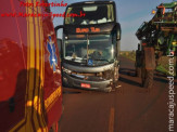 Maracaju: Colisão frontal entre veículo e ônibus de turistas na MS-162 próximo ao aterro sanitário resulta em uma vítima fatal