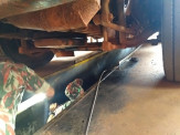 PMA de Naviraí jiboia de 2 metros entre chassi e o motor de caminhão