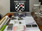 Dois são presos após denúncias de tráfico de drogas