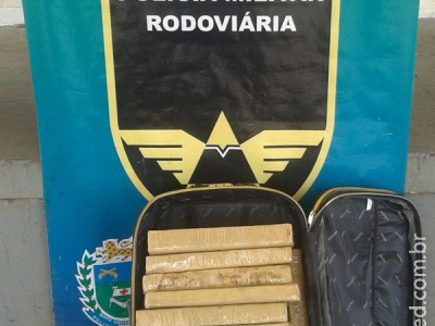 PRE apreende 17 kg de maconha em ônibus