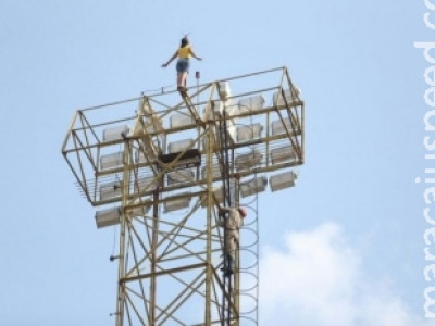 Interditado, estádio no MS vira chamariz de suicidas e preocupa administrador