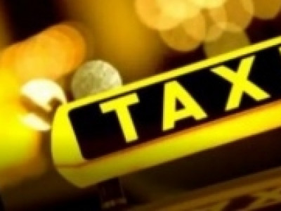 Taxistas usam aplicativos de celular para assediar mulheres