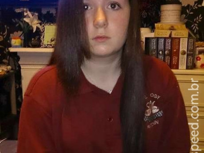  Dois homens atacam mulher e cortam parte de seu cabelo
