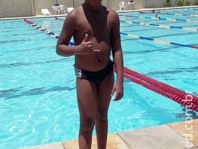 Menino de 9 anos é baleado dentro de Sesi