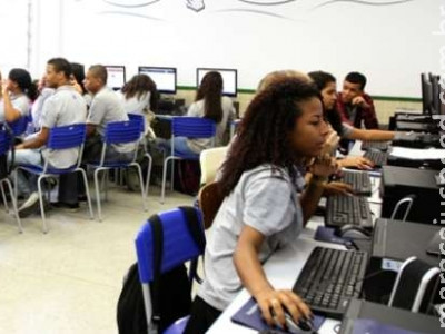  Conheça 10 sites e canais de vídeos para estudar de graça