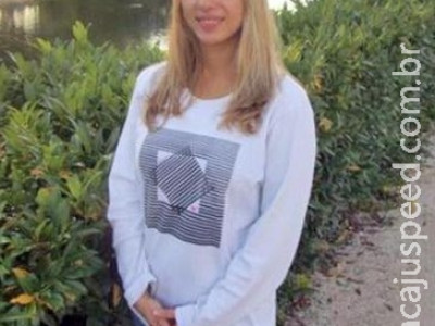 Mulher morre após iPhone cair em banheira