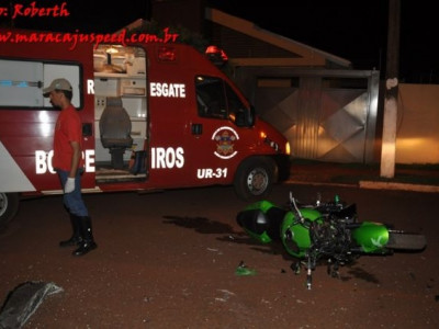 Maracaju: Acidente entre Kawasaki e carro deixa jovem ferido