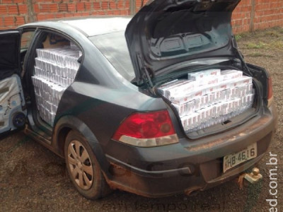Maracaju: PRE apreende veículo Vectra carregado de cigarro