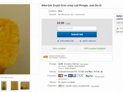 Homem leiloa batata chip com "símbolo da Nike"