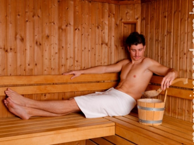 Frequentar sauna reduz risco de ataque cardíaco em até 40%, diz estudo 