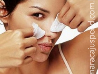 Aprenda a eliminar cravos sem machucar a pele