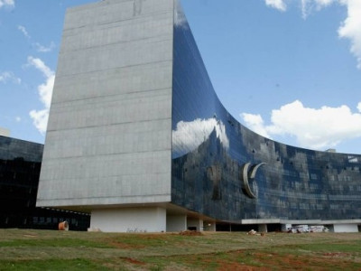 Recepcionista chamada de rapariga pelo chefe será indenizada