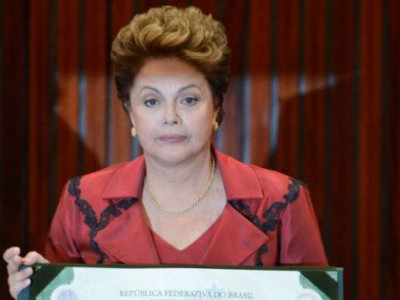 Após desgaste, Dilma aposta em retomar bandeiras de campanha