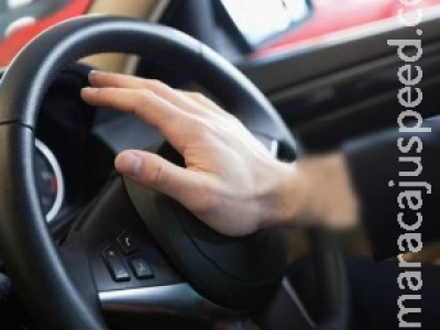 Exagerar na buzina pode render multa ao motorista