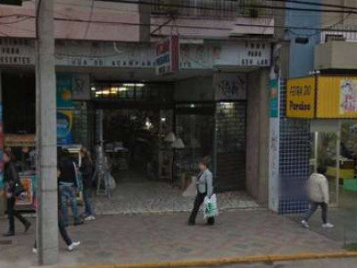  Ladrão dá tiro no próprio pênis durante assalto