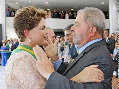 Dilma e Lula sabiam do esquema na Petrobras