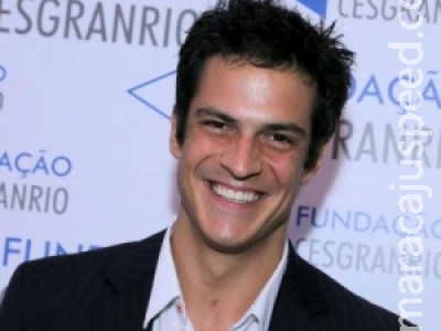 Mateus Solano passa aniversário de 34 anos rodando filme em Dourados