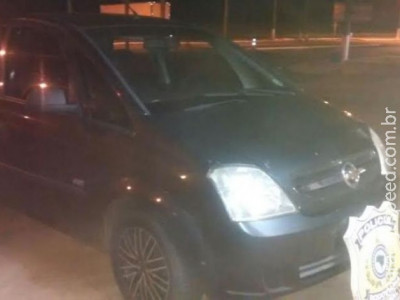 Mecânico é preso com carro roubado na BR-463