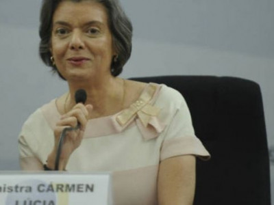 Ministra do STF reconhece adoção de criança por casal gay