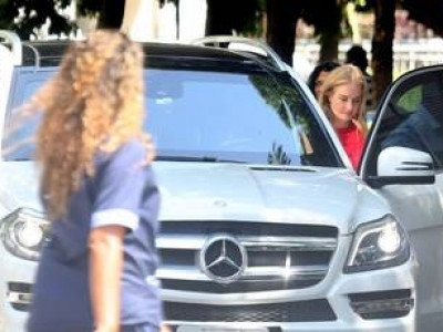 Angélica dirige novo carrão avaliado em R$ 630 mil 