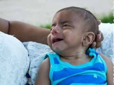 Bebê com doença rara vai tomar remédio à base de maconha