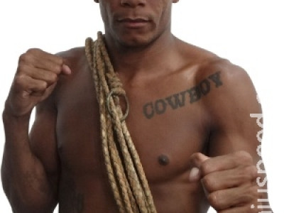 Ele foi a Barretos virar peão, mas uma briga de rua o fez lutador do UFC