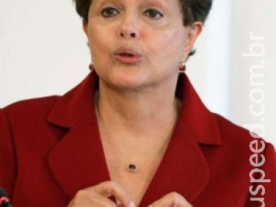 Na TV, Dilma pede "paciência e compreensão" dos brasileiros