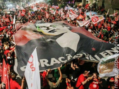 Justiça manda PT parar de usar ilustração de Dilma