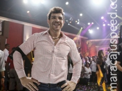 Cézar é o grande vencedor do BBB15 com 65% dos votos