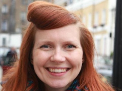 Contra químicos, mulher está há 3 anos sem lavar cabelo com xampu