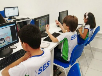 Escolas do Sesi iniciam uso de nova ferramenta para ensino da matemática